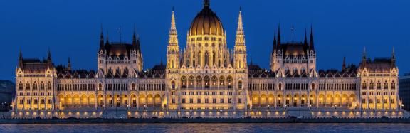 Parlamento de Budapest por la noche