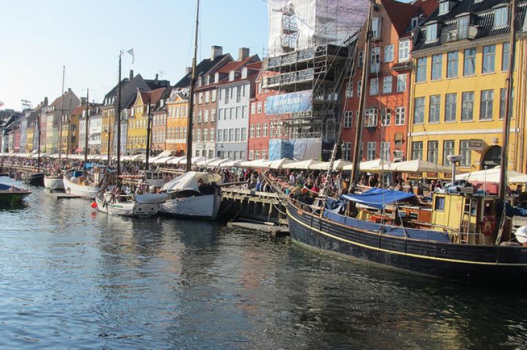 Barcos en el canal Copenhague