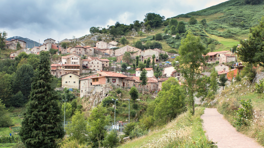 Llegada a Tresviso por la subida desde Urd&oacute;n
