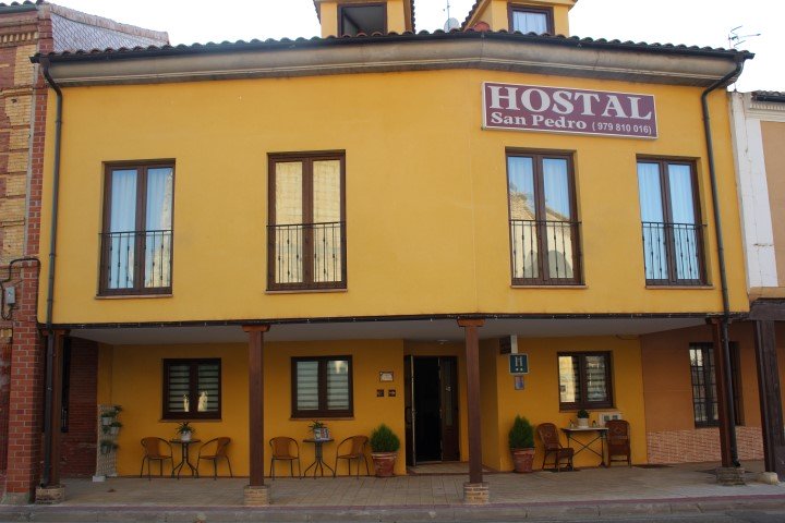 Hostal San Pedro** (Frómista)